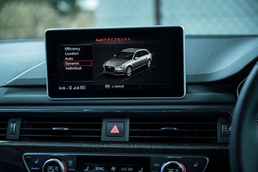Детали интерьера Audi S4 Avant (B9) 2019 года  (JP) (фото 15 из 21)